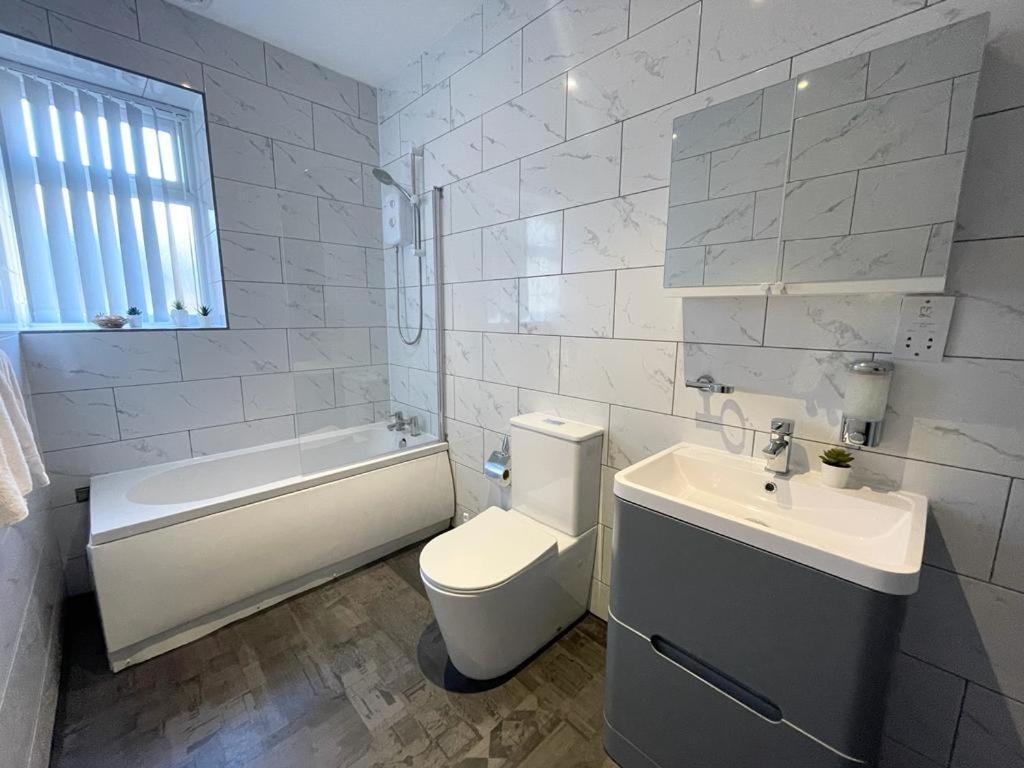South Pier - Close To Pleasure And Seafront Apartment