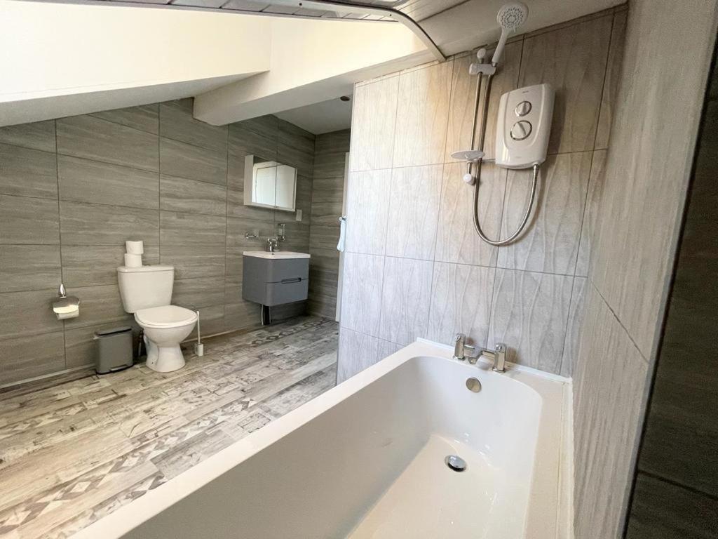 South Pier - Close To Pleasure And Seafront Apartment *