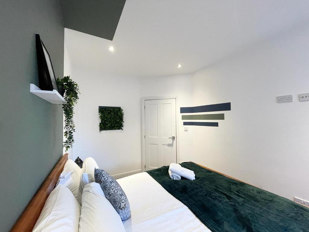 South Pier - Close To Pleasure And Seafront Blackpool