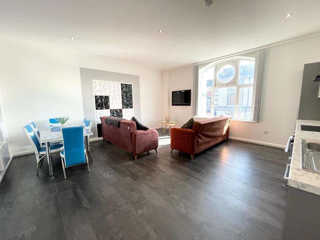 South Pier - Close To Pleasure And Seafront Apartment *
