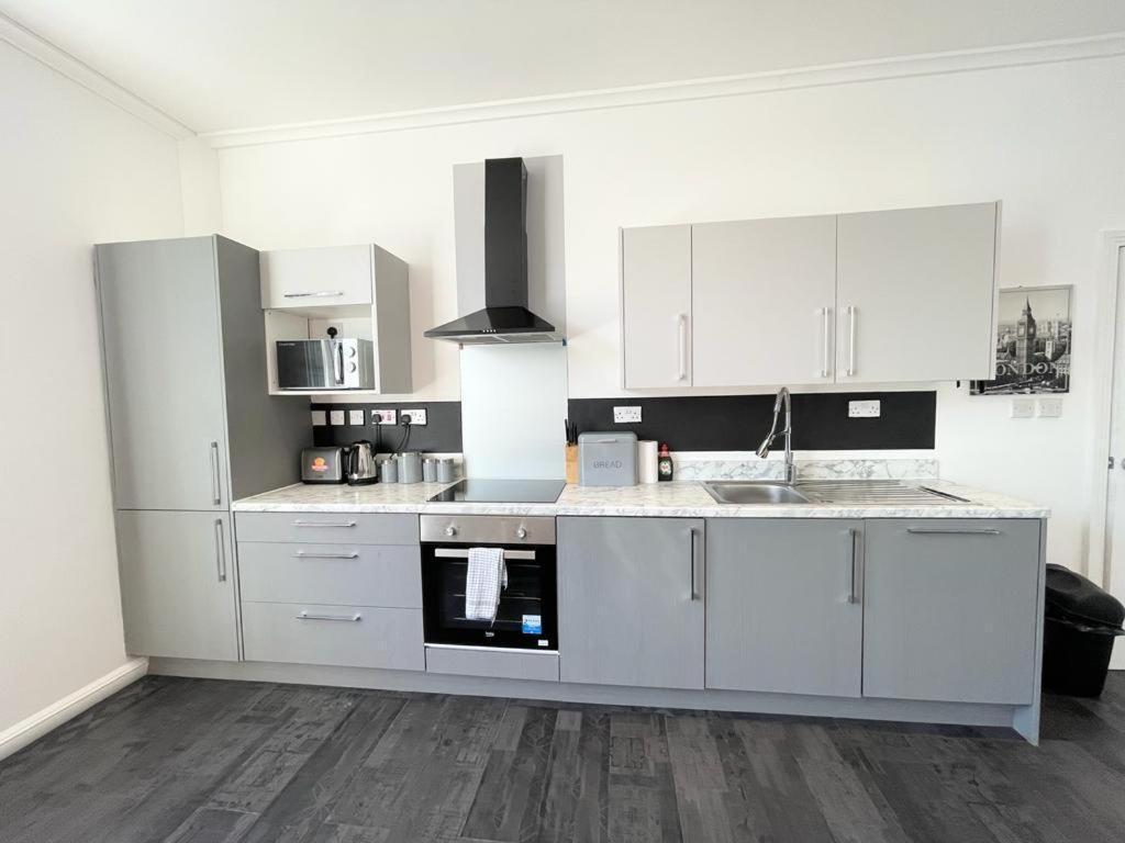 South Pier - Close To Pleasure And Seafront Apartment *